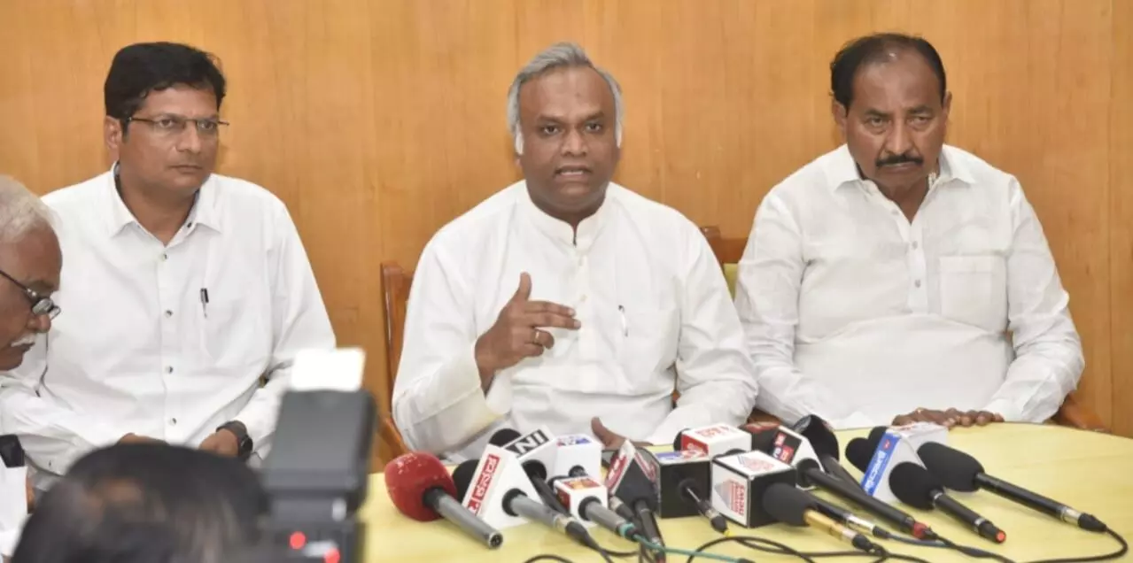 ಕಾಲ್ತುಳಿತ ಪ್ರಕರಣ | ಸರಕಾರ ತನ್ನ ಜವಾಬ್ದಾರಿಯಿಂದ ಹಿಂದೆ ಸರಿದಿಲ್ಲ : ಪ್ರಿಯಾಂಕ್‌ ಖರ್ಗೆ