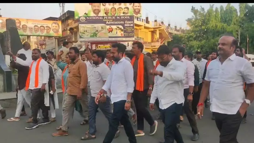 ಕಲಬುರಗಿ | ಮುಸ್ಲಿಂ ಬಡಾವಣೆಗಳಿಗೆ ನುಗ್ಗಲು ಯತ್ನಿಸಿದ ಬಿಜೆಪಿ ನಗರಾಧ್ಯಕ್ಷ ಚಂದು ಪಾಟೀಲ್, ಬಜರಂಗದಳದ ಕಾರ್ಯಕರ್ತರು ಪೊಲೀಸರ ವಶಕ್ಕೆ