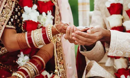 ಉತ್ತರ ಪ್ರದೇಶ | ಉದ್ಯೋಗವನ್ನರಸಿ ಪತಿ ಮುಂಬೈಗೆ ತೆರಳಿದ ಬಳಿಕ, ತನ್ನ ಮೈದುನನ್ನೇ ವಿವಾಹವಾದ ಮಹಿಳೆ!