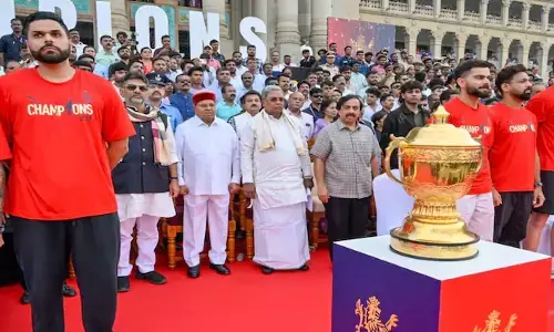 ಆರ್ ಸಿಬಿ ಸಮೂಹ ಸನ್ನಿ ಮತ್ತು ಹೊಣೆಗೇಡಿ ಸರಕಾರ