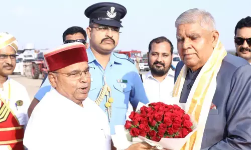 ಬೆಂಗಳೂರಿಗೆ ಆಗಮಿಸಿದ‌ ಉಪರಾಷ್ಟ್ರಪತಿ ಜಗದೀಪ್‌ ಧನಕರ್ : ಬರಮಾಡಿಕೊಂಡ  ರಾಜ್ಯಪಾಲ  ಗೆಹ್ಲೋಟ್