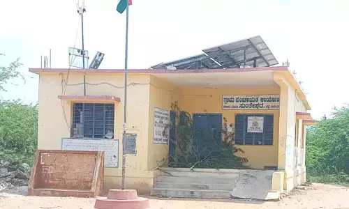 ರಾಯಚೂರು | ನರೇಗಾ ಕೂಲಿ ಪಾವತಿ ಮಾಡದ ಗ್ರಾಮ ಪಂಚಾಯಿತಿ ಕಚೇರಿಗೆ ಬೇಲಿ ಹಾಕಿದ ಗ್ರಾಮಸ್ಥರು