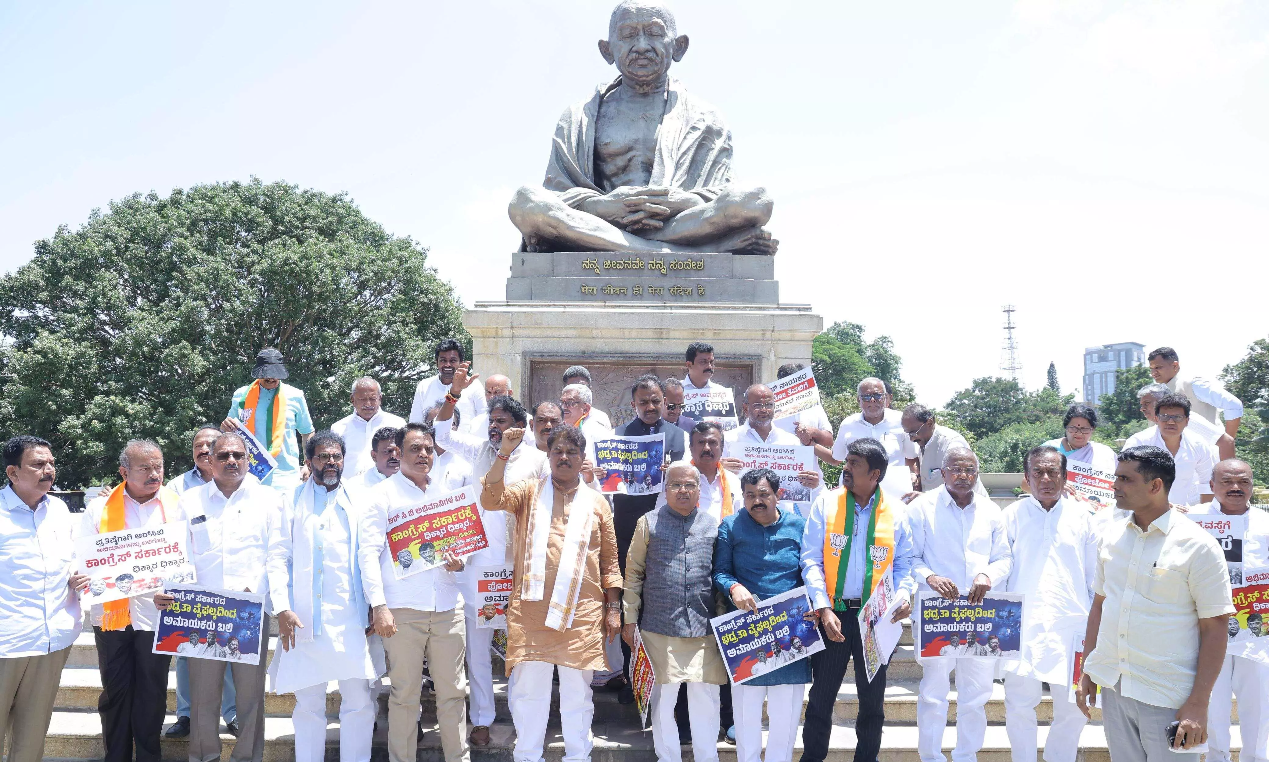 ಕಾಲ್ತುಳಿತ ದುರಂತ | ಸರಕಾರ ವಜಾಕ್ಕೆ ಆಗ್ರಹಿಸಿ ವಿಧಾನಸೌಧದಲ್ಲಿ ‘ಬಿಜೆಪಿ ಧರಣಿ ಸತ್ಯಾಗ್ರಹ’