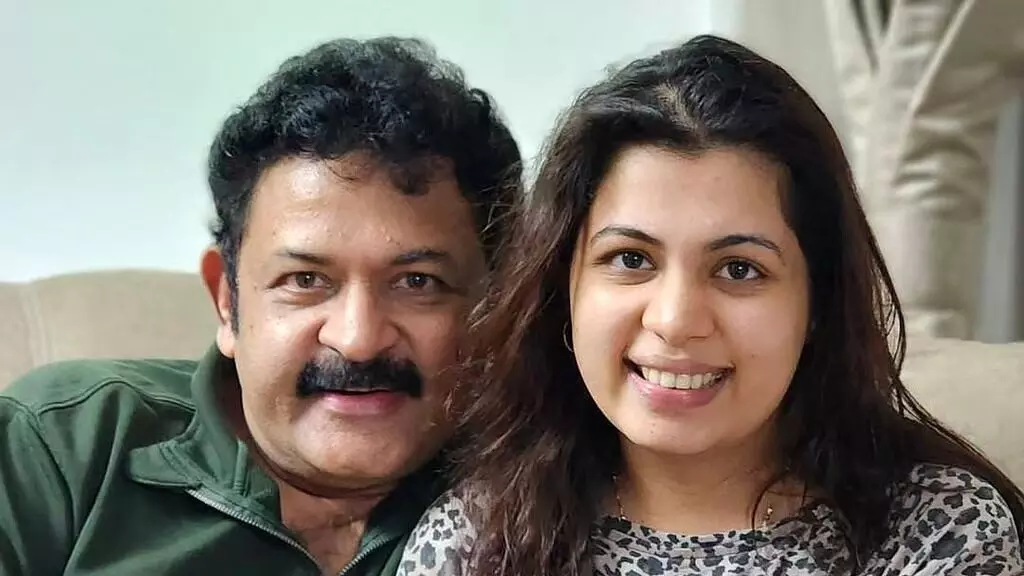 ಅಪಹರಣ ಮತ್ತು ಕಿರುಕುಳ ಆರೋಪ: ಬಿಜೆಪಿ ನಾಯಕ, ನಟ ಕೃಷ್ಣಕುಮಾರ್ ಹಾಗೂ ಪುತ್ರಿ ದಿಯಾ ವಿರುದ್ಧ ಪ್ರಕರಣ ದಾಖಲು ಅಪಹರಣ ಮತ್ತು ಕಿರುಕುಳ ಆರೋಪ: ಬಿಜೆಪಿ ನಾಯಕ, ನಟ ಕೃಷ್ಣಕುಮಾರ್ ಹಾಗೂ ಪುತ್ರಿ ದಿಯಾ ವಿರುದ್ಧ ಪ್ರಕರಣ ದಾಖಲು