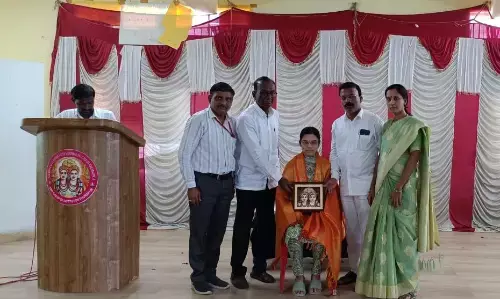 ಯಾದಗಿರಿ | ಜೆಇಇ ಅಡ್ವಾನ್ಸ್ ಪರೀಕ್ಷೆಯಲ್ಲಿ ರ‍್ಯಾಂಕ್ ಪಡೆದ ರಾಣಿ ಯಶೋಧಾ ಆರ್.ಎ.ನಾಯಕ ಅವರಿಗೆ ಸನ್ಮಾನ