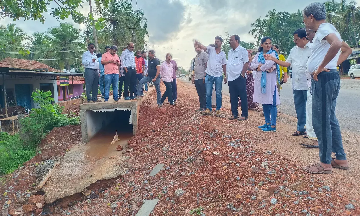 ಹಿರಿಯಡ್ಕ ರಾಷ್ಟ್ರೀಯ ಹೆದ್ದಾರಿ ಕಾಮಗಾರಿ ಪರಿಶೀಲನೆ