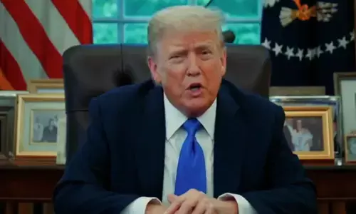 ಕ್ಯಾಲಿಫೋರ್ನಿಯಾ ಗವರ್ನರ್ -ಟ್ರಂಪ್ ನಡುವಿನ ಜಟಾಪಟಿ ತೀವ್ರ : ಹೆಚ್ಚುವರಿ 2000 ತುಕಡಿ ನಿಯೋಜನೆಗೆ ಟ್ರಂಪ್ ಆದೇಶ