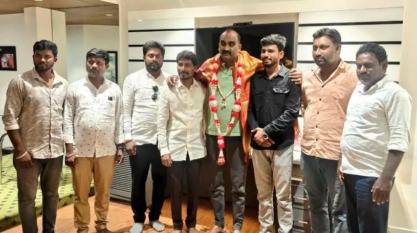 ಕಲಬುರಗಿ | ಬಿಜೆಪಿ ಶಾಸಕ ಯಶಪಾಲ್ ಸುವರ್ಣ ಅವರಿಗೆ ಸನ್ಮಾನ ಕಲಬುರಗಿ | ಬಿಜೆಪಿ ಶಾಸಕ ಯಶಪಾಲ್ ಸುವರ್ಣ ಅವರಿಗೆ ಸನ್ಮಾನ