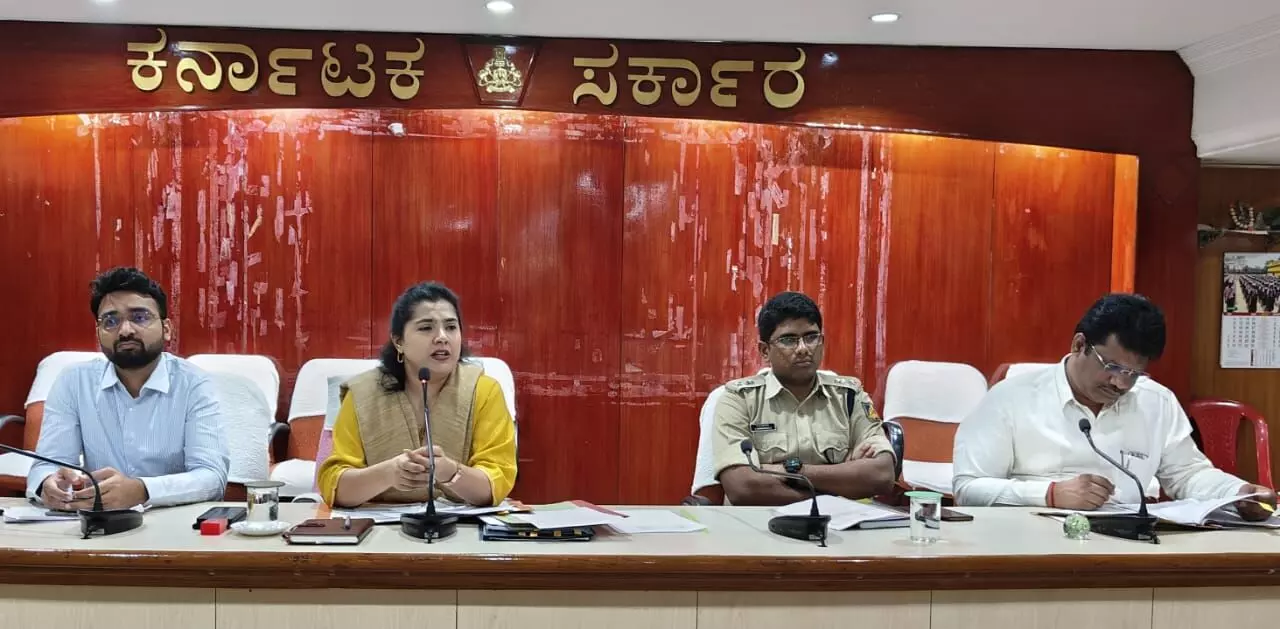 ಕಲಬುರಗಿ| ಜೂ.21 ರಂದು ಅಂತರರಾಷ್ಟ್ರೀಯ ಯೋಗ ದಿನಾಚರಣೆ : ಸಕಲ ಸಿದ್ಧತೆಗೆ ಜಿಲ್ಲಾಧಿಕಾರಿ ಸೂಚನೆ ಕಲಬುರಗಿ| ಜೂ.21 ರಂದು ಅಂತರರಾಷ್ಟ್ರೀಯ ಯೋಗ ದಿನಾಚರಣೆ : ಸಕಲ ಸಿದ್ಧತೆಗೆ ಜಿಲ್ಲಾಧಿಕಾರಿ ಸೂಚನೆ