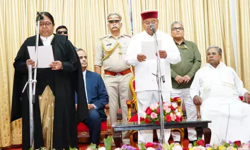 ಕರ್ನಾಟಕ ಹೈಕೋರ್ಟ್ ನ್ಯಾಯಮೂರ್ತಿಯಾಗಿ ಪೆರುಗು ಸುಧಾ ಪ್ರಮಾಣ ವಚನ ಸ್ವೀಕಾರ