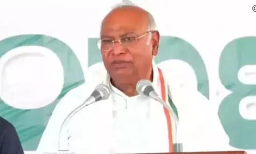 ಕೇಂದ್ರ ಸರಕಾರ ಕಾಂಗ್ರೆಸ್ ಶಾಸಕರನ್ನೇ ಗುರಿಯಾಗಿಸಿ ಈಡಿ ದಾಳಿ ನಡೆಸುತ್ತಿದೆ: ಮಲ್ಲಿಕಾರ್ಜುನ್ ಖರ್ಗೆ