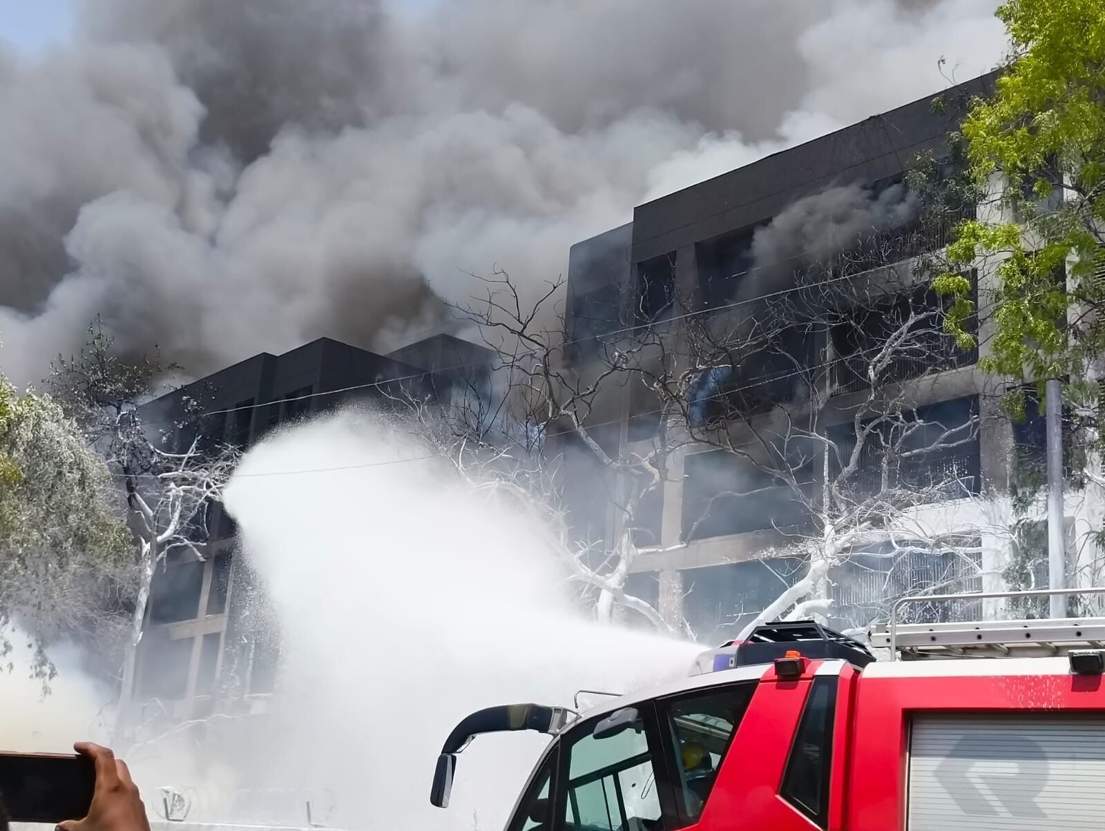 169 ಭಾರತೀಯರು, 53 ಬ್ರಿಟಿಷ್‌ ಪ್ರಜೆಗಳು ಸೇರಿದಂತೆ ಪತನಗೊಂಡ ವಿಮಾನದಲ್ಲಿ 242 ಪ್ರಯಾಣಿಕರಿದ್ದರು : ಅಧಿಕೃತ ಹೇಳಿಕೆ ನೀಡಿದ ಏರ್ ಇಂಡಿಯಾ