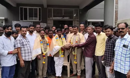 ಯಾದಗಿರಿ | ಆಟೋದಲ್ಲಿ ಬಿಟ್ಟು ಹೋಗಿದ್ದ ಚಿನ್ನವನ್ನು ವಾರಸುದಾರರಿಗೆ ನೀಡಿ ಪ್ರಾಮಾಣಿಕತೆ ಮೆರೆದ ಚಾಲಕ