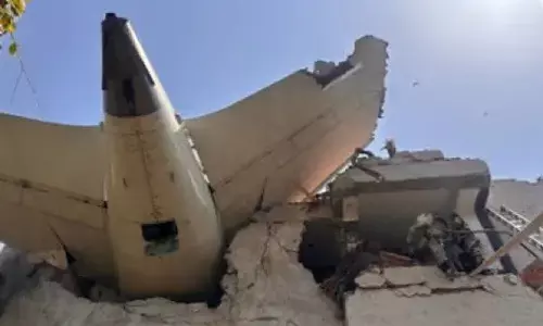 ಏರ್ ಇಂಡಿಯಾ ವಿಮಾನ ಅಪಘಾತ: ಬದುಕುಳಿದ ಓರ್ವ ಪ್ರಯಾಣಿಕ!