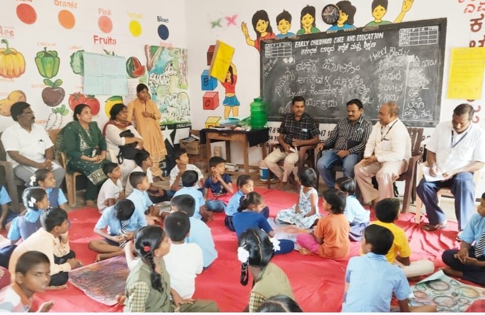 ಯಾದಗಿರಿ: ಸರ್ಕಾರಿ ಶಾಲೆಗೆ ಅಝೀಂ ಪ್ರೇಮ್ ಜಿ ಫೌಂಡೇಶನ್ ಮುಖ್ಯಸ್ಥರ ಭೇಟಿ