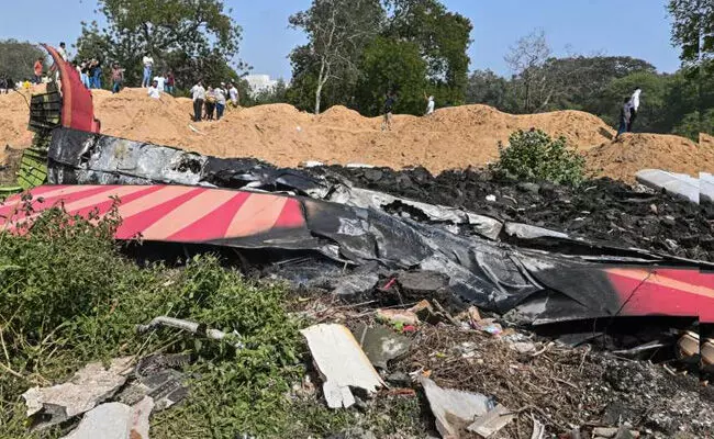 ವಿಮಾನ ದುರಂತ | ಪತ್ನಿಯ ಚಿತಾಭಸ್ಮ ವಿಸರ್ಜನೆಗೆ ಬಂದ ಲಂಡನ್ ನಿವಾಸಿ ವಿಮಾನ ದುರಂತದಲ್ಲಿ ಮೃತ್ಯು; ಅನಾಥವಾದ ಇಬ್ಬರು ಮಕ್ಕಳು