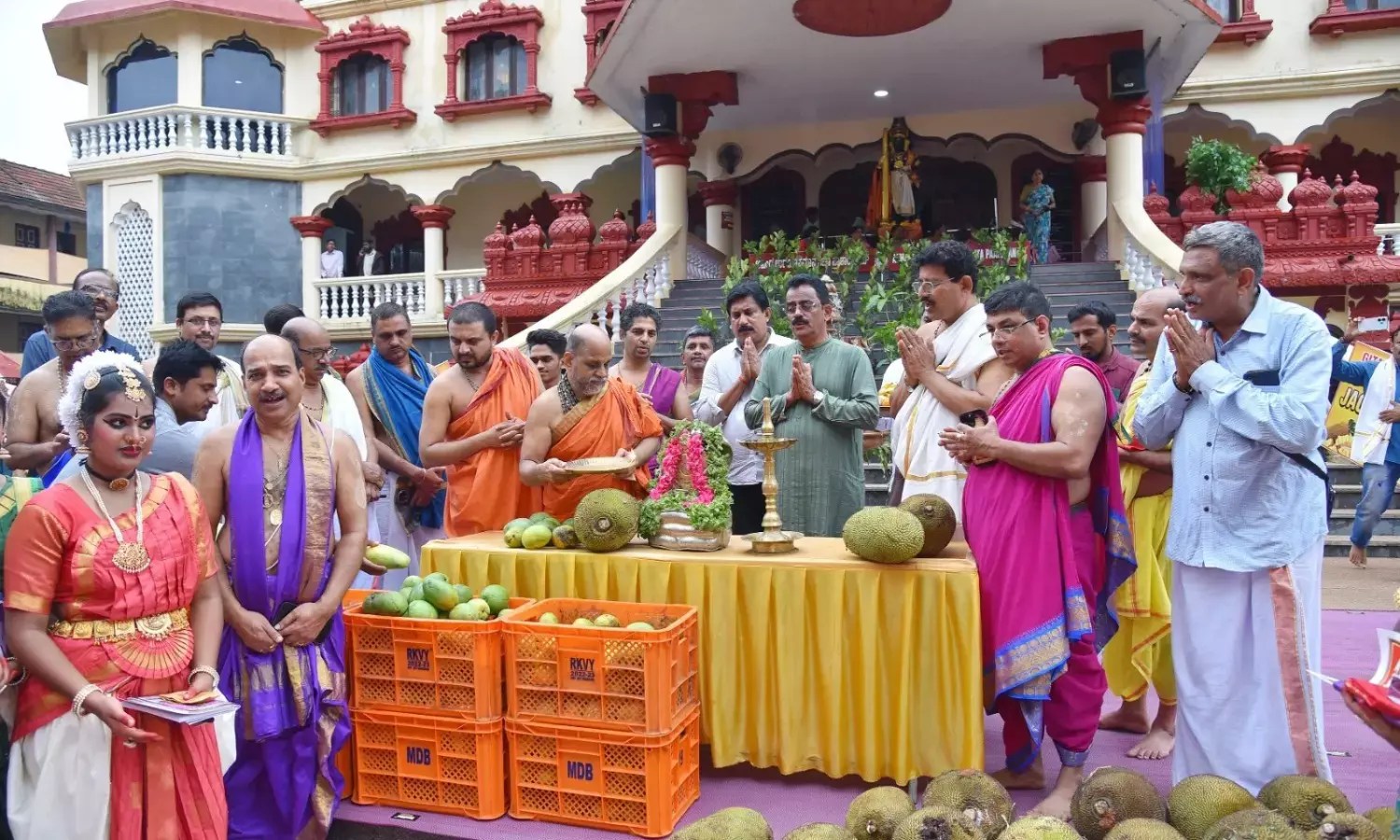 ಉಡುಪಿ ಶ್ರೀಕೃಷ್ಣ ಮಠದಲ್ಲಿ ಹಲಸು -ಮಾವು ಮೇಳಕ್ಕೆ ಚಾಲನೆ