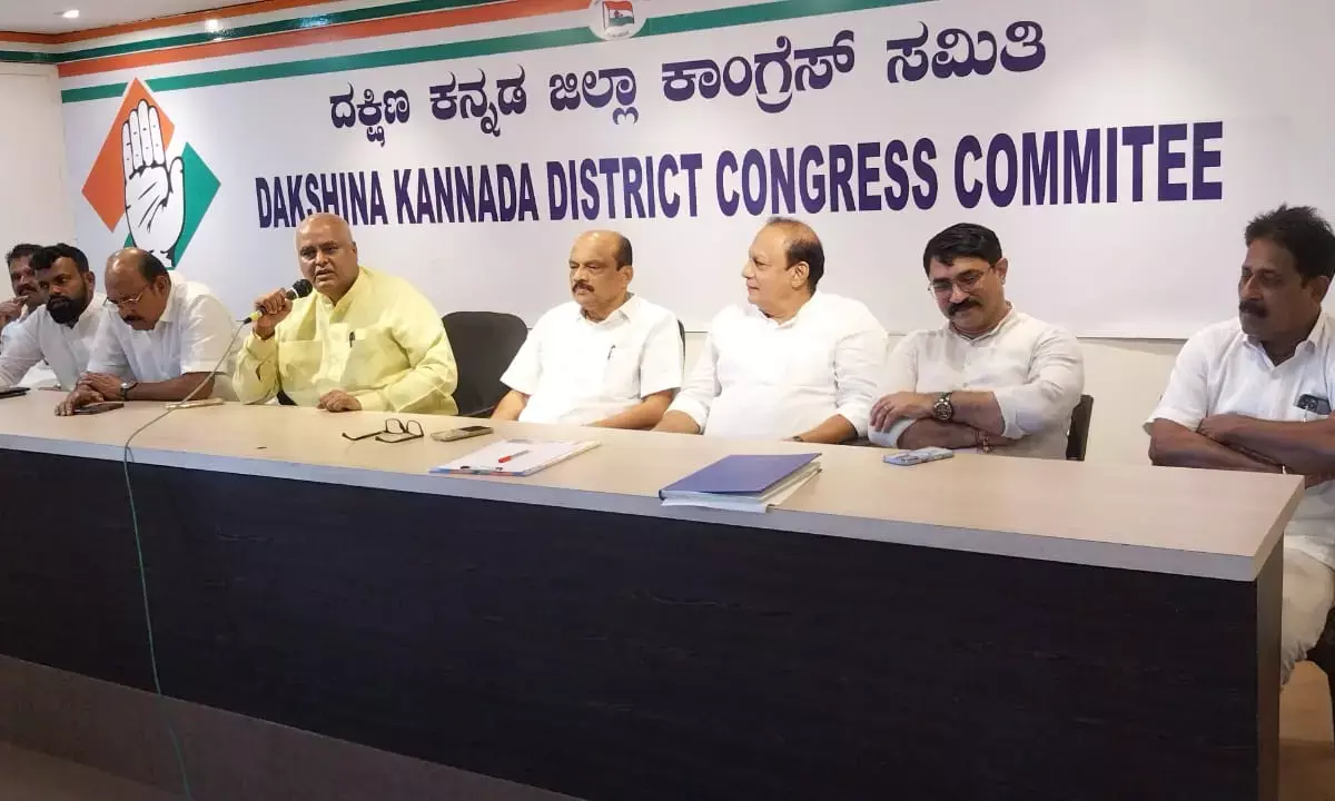 ಡಿಸಿಸಿ ಪದಾಧಿಕಾರಿಗಳೊಂದಿಗೆ ಕೆಪಿಸಿಸಿ ಉಸ್ತುವಾರಿ ವೇಣುಗೋಪಾಲ್ ಚರ್ಚೆ