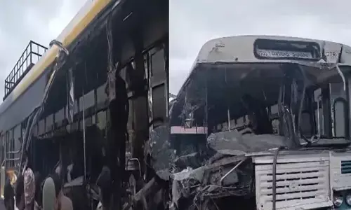 ಹೊಸಕೋಟೆ | ಆಂಧ್ರಪ್ರದೇಶದ ಸಾರಿಗೆ ಬಸ್-ಲಾರಿ ನಡುವೆ ಭೀಕರ ಅಪಘಾತ: ನಾಲ್ವರು ಮೃತ್ಯು