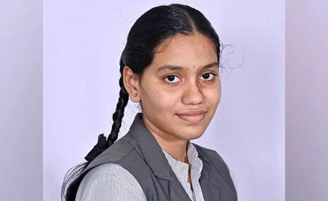 ಎಸೆಸೆಲ್ಸಿ ಪರೀಕ್ಷೆ-2 | ಒಂದು ಅಂಕಕ್ಕಾಗಿ ಮತ್ತೊಮ್ಮೆ ಪರೀಕ್ಷೆ ಬರೆದು 625ಕ್ಕೆ 625 ಅಂಕ ಪಡೆದ ಶಿವಮೊಗ್ಗದ ಸಂಜನಾ ಎಸೆಸೆಲ್ಸಿ ಪರೀಕ್ಷೆ-2 | ಒಂದು ಅಂಕಕ್ಕಾಗಿ ಮತ್ತೊಮ್ಮೆ ಪರೀಕ್ಷೆ ಬರೆದು 625ಕ್ಕೆ 625 ಅಂಕ ಪಡೆದ ಶಿವಮೊಗ್ಗದ ಸಂಜನಾ