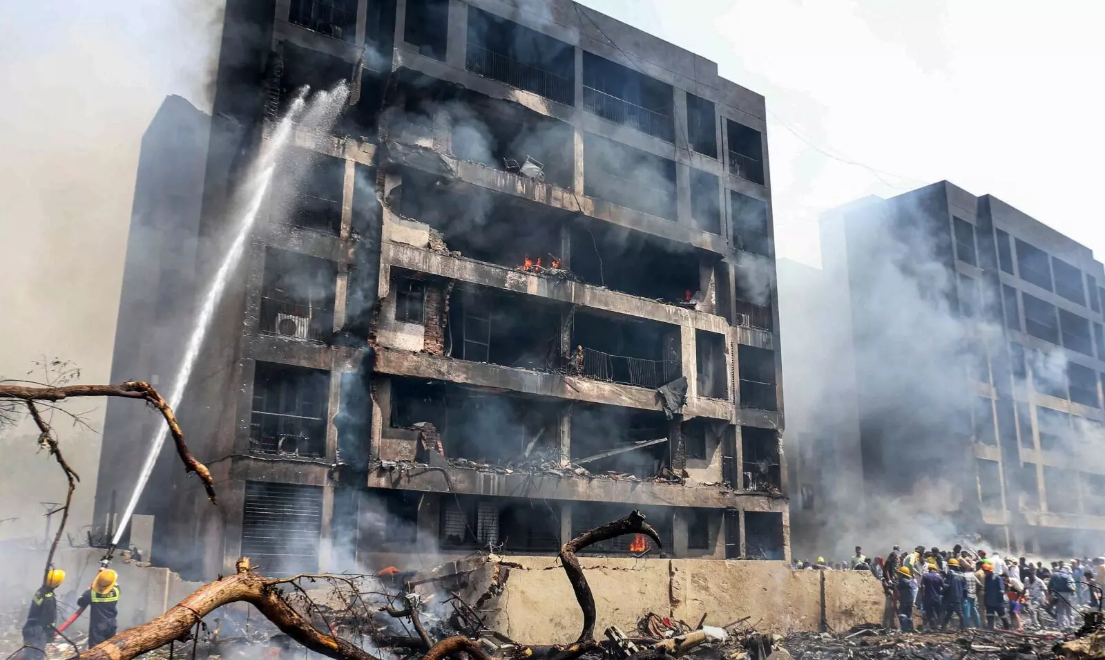 ಏರ್ ಇಂಡಿಯಾ ವಿಮಾನ ಅಪಘಾತ | ವಸತಿ ಪ್ರದೇಶದಲ್ಲಿ ಮೃತಪಟ್ಟ 33 ಮಂದಿಗೂ ತಲಾ 1 ಕೋಟಿ ರೂ. ಪರಿಹಾರ ಘೋಷಿಸಿದ ಟಾಟಾ ಗ್ರೂಪ್