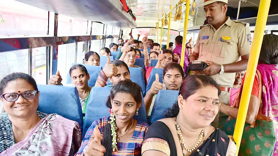 ಮಹಿಳಾ ಸಬಲೀಕರಣಕ್ಕೆ ಹೊಸ ಶಕ್ತಿ, ಮಾದರಿ ಆಡಳಿತದ ಮೇಲ್ಪಂಕ್ತಿ