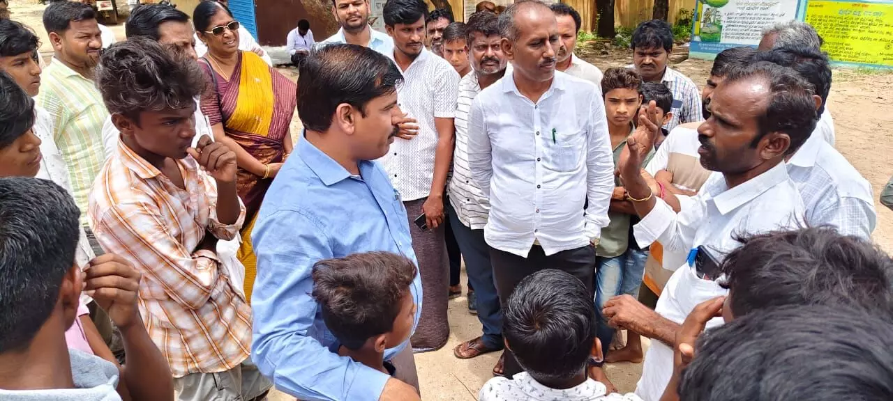 ಸಿಂಧನೂರು | ಕಲುಷಿತ ನೀರು ಸೇವನೆಯಿಂದ 27 ಮಂದಿ ಅಸ್ವಸ್ಥ : ಗ್ರಾಮಕ್ಕೆ ಆರೋಗ್ಯಾಧಿಕಾರಿಗಳು ಭೇಟಿ, ಪರಿಶೀಲನೆ