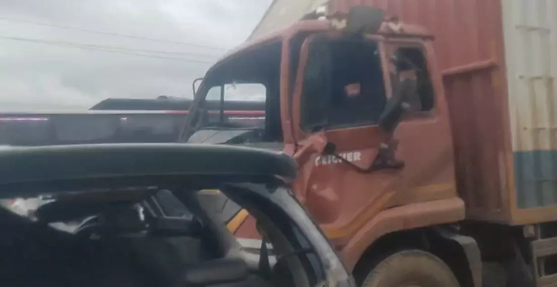 ಶಿವಮೊಗ್ಗ | ಕ್ಯಾಂಟರ್ ಲಾರಿಗೆ ಕಾರು ಢಿಕ್ಕಿ; ಓರ್ವ ಮೃತ್ಯು ಶಿವಮೊಗ್ಗ | ಕ್ಯಾಂಟರ್ ಲಾರಿಗೆ ಕಾರು ಢಿಕ್ಕಿ; ಓರ್ವ ಮೃತ್ಯು