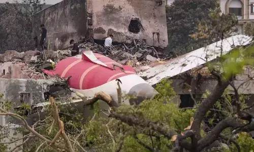 ಸಂಪಾದಕೀಯ | ರೆಕ್ಕೆ ಹರಿದ ಪುಷ್ಪಕ ವಿಮಾನ