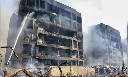 ಏರ್ ಇಂಡಿಯಾ ವಿಮಾನ ದುರಂತ ಬಿ.ಜೆ. ವೈದ್ಯಕೀಯ ಕಾಲೇಜಿನ ಐವರು ವೈದ್ಯರು ಸಹಿತ 9 ಮಂದಿ ಮೃತ್ಯು