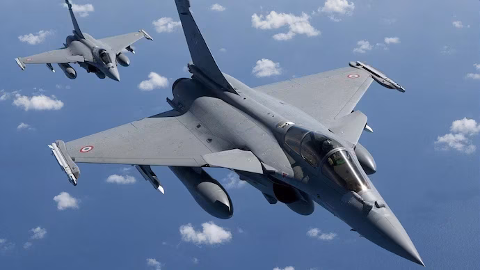 ಆಪರೇಷನ್ ಸಿಂಧೂರ್ ಕಾರ್ಯಾಚರಣೆ ವೇಳೆ ರಫೇಲ್ ವಿಮಾನದ ನಷ್ಟವಾಗಿದೆ ಎಂಬ ಪಾಕಿಸ್ತಾನದ ವಾದ ನಿಖರವಲ್ಲ: ಡಸಾಲ್ಟ್ ಮುಖ್ಯಸ್ಥರ ಸ್ಪಷ್ಟನೆ ಆಪರೇಷನ್ ಸಿಂಧೂರ್ ಕಾರ್ಯಾಚರಣೆ ವೇಳೆ ರಫೇಲ್ ವಿಮಾನದ ನಷ್ಟವಾಗಿದೆ ಎಂಬ ಪಾಕಿಸ್ತಾನದ ವಾದ ನಿಖರವಲ್ಲ: ಡಸಾಲ್ಟ್ ಮುಖ್ಯಸ್ಥರ ಸ್ಪಷ್ಟನೆ