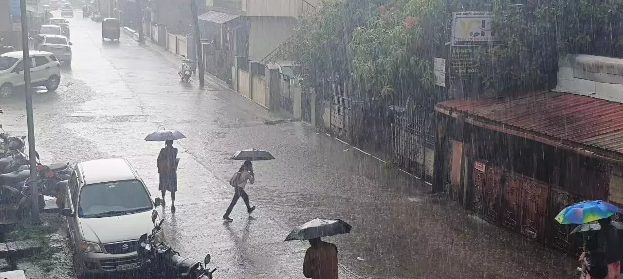ಭಾರೀ ಮಳೆ | ಚಿಕ್ಕಮಗಳೂರಿನ 6 ತಾಲೂಕುಗಳ ಅಂಗನವಾಡಿ-ಶಾಲೆಗಳಿಗೆ ನಾಳೆ (ಜೂ.16) ರಜೆ ಘೋಷಣೆ