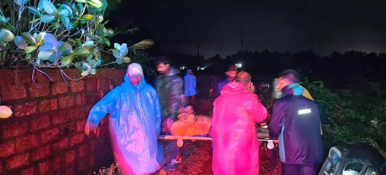 ಭಟ್ಕಳದಲ್ಲಿ ಭಾರೀ ಮಳೆ, ಗಾಳಿಯಿಂದ ವ್ಯಾಪಕ ಹಾನಿ: ಇಬ್ಬರು ಮೃತ್ಯು