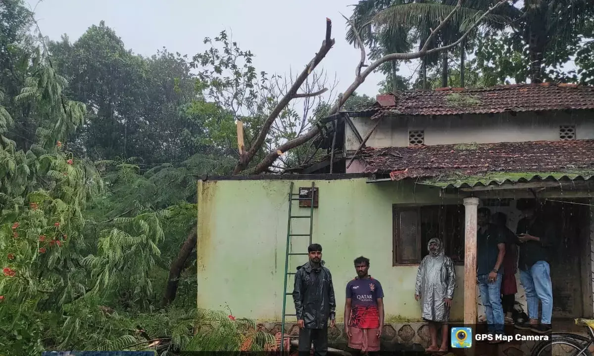 ಉಡುಪಿ ಜಿಲ್ಲೆಯಲ್ಲಿ ಮುಂದುವರೆದ ಮಳೆ: ಮನೆಗಳಿಗೆ ಹಾನಿ