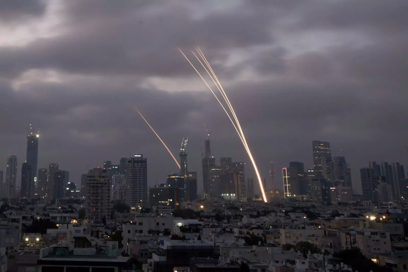 ಇಸ್ರೇಲ್‌ ಮೇಲೆ ಮತ್ತೆ ದಾಳಿ ನಡೆಸಿದ ಇರಾನ್‌: ಟೆಲ್‌ ಅವಿವ್‌, ಹೈಫಾದಲ್ಲಿ ಕನಿಷ್ಟ 8 ಮಂದಿ ಸಾವು