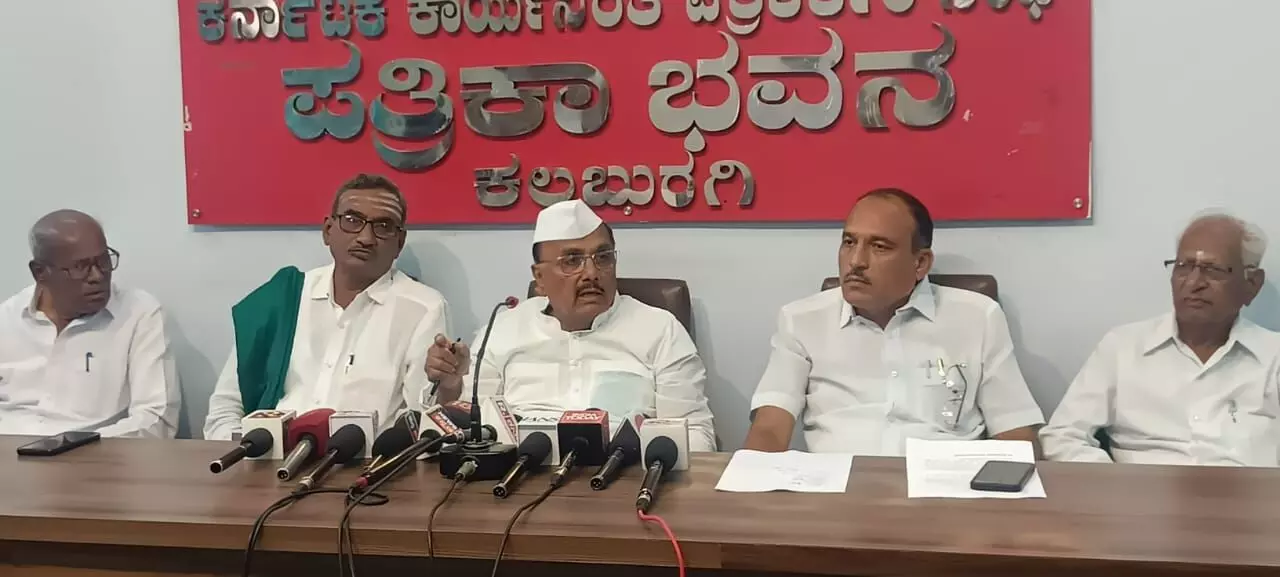 ಕಲಬುರಗಿ | ಕಬ್ಬು ಬೆಳೆಗಾರರ ಜ್ವಲಂತ ಸಮಸ್ಯೆಗಳಿಗೆ ಸರಕಾರ ಸ್ಪಂದಿಸಲಿ: ಬಿ.ಆರ್.ಪಾಟೀಲ್ ಕಲಬುರಗಿ | ಕಬ್ಬು ಬೆಳೆಗಾರರ ಜ್ವಲಂತ ಸಮಸ್ಯೆಗಳಿಗೆ ಸರಕಾರ ಸ್ಪಂದಿಸಲಿ: ಬಿ.ಆರ್.ಪಾಟೀಲ್