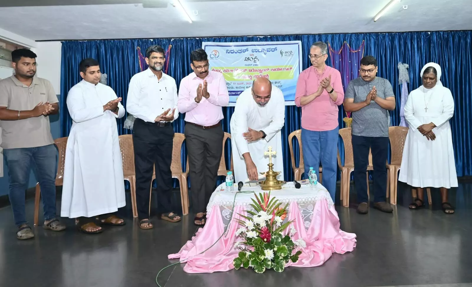 ನಿರಂತರ್-ಆಂಕ್ರಿಯಿಂದ ಕವಿತಾ ವಾಚನ, ಸಂವಾದ, ತರಬೇತಿ ನಿರಂತರ್-ಆಂಕ್ರಿಯಿಂದ ಕವಿತಾ ವಾಚನ, ಸಂವಾದ, ತರಬೇತಿ