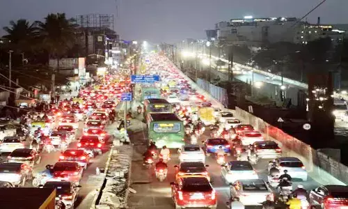ಬೆಂಗಳೂರಿನಲ್ಲಿ ವರ್ಷದಿಂದ ವರ್ಷಕ್ಕೆ ಹೆಚ್ಚುತ್ತಿರುವ ವಾಹನ ದಟ್ಟಣೆ ಸಮಸ್ಯೆ