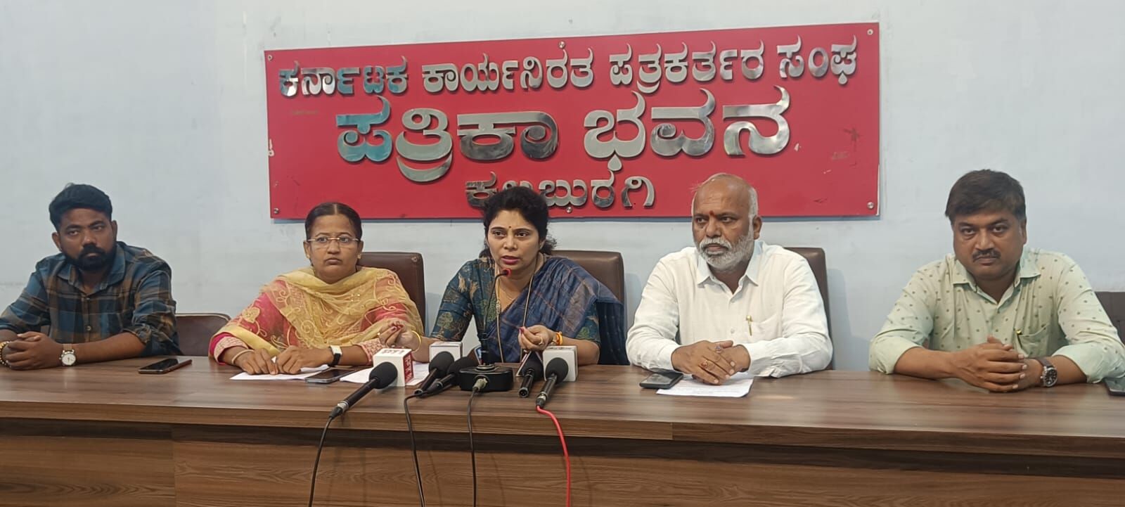 ಕಲ್ಯಾಣ ಕರ್ನಾಟಕ ಅಭಿವೃದ್ಧಿ ವಿಷಯದಲ್ಲಿ ಶ್ವೇತಪತ್ರ ಹೊರಡಿಸಿ: ಸುಧಾ ಹಾಲ್ಕಾಯಿ ಒತ್ತಾಯ