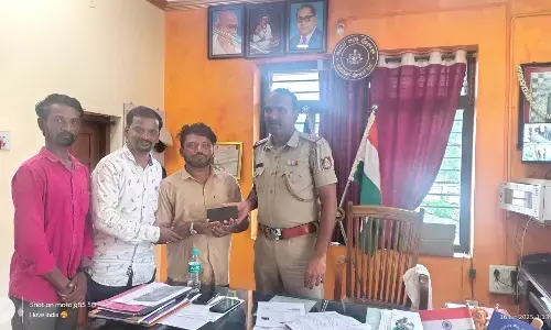 ಬೀದರ್ | ಮೊಬೈಲ್ ಮರಳಿಸಿ ಮಾನವೀಯತೆ ಮೆರೆದ ಆಟೋ ಚಾಲಕ