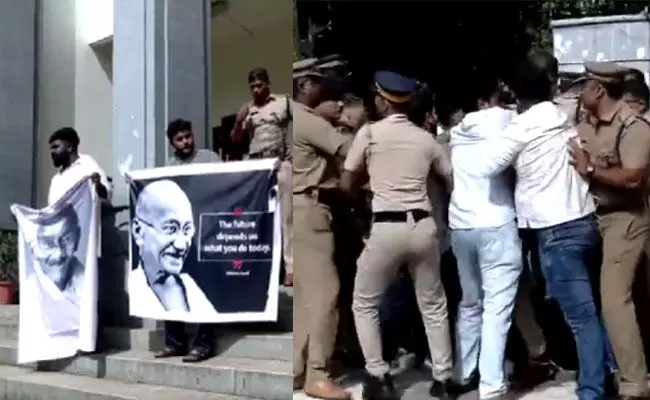 ಕೇರಳ| ರಾಜಭವನದಲ್ಲಿ ಆರೆಸ್ಸೆಸ್ ನಾಯಕರ ಭಾವಚಿತ್ರ; ಎಸ್‌ಎಫ್ಐ ಪ್ರತಿಭಟನೆ