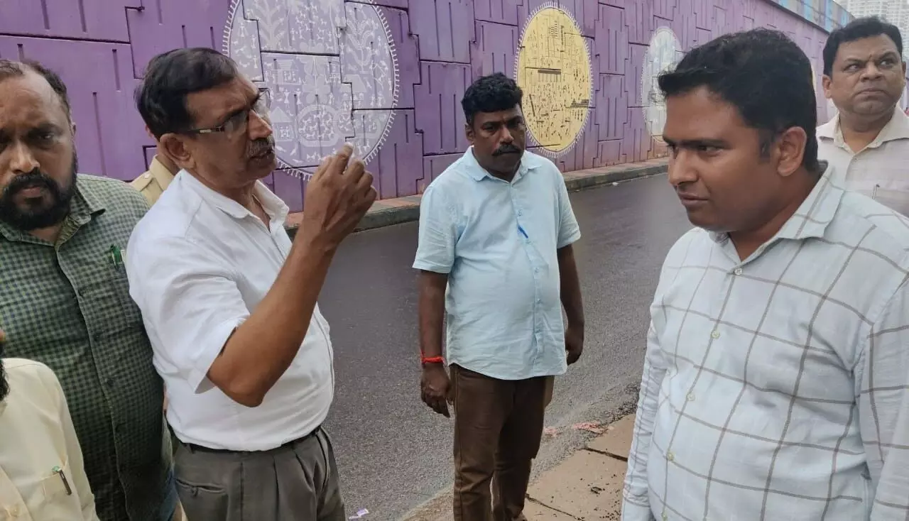 ಕೃತಕ ನೆರೆ ಆವೃತವಾಗುವ ಪಂಪ್ವೆಲ್ ವೃತ್ತದಲ್ಲಿ ದ.ಕ. ಡಿಸಿಯಿಂದ ಪರಿಸ್ಥಿತಿಯ ಅವಲೋಕನ ಕೃತಕ ನೆರೆ ಆವೃತವಾಗುವ ಪಂಪ್ವೆಲ್ ವೃತ್ತದಲ್ಲಿ ದ.ಕ. ಡಿಸಿಯಿಂದ ಪರಿಸ್ಥಿತಿಯ ಅವಲೋಕನ