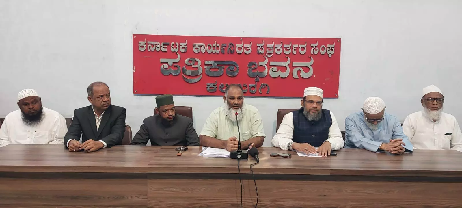 ಕಲಬುರಗಿ | ವಕ್ಫ್ ತಿದ್ದುಪಡಿ ಕಾಯ್ದೆ ಹಿಂಪಡೆಯದಿದ್ದರೆ ಉಗ್ರ ಹೋರಾಟ: ಸುಲೇಮಾನ್ ಖಾನ್