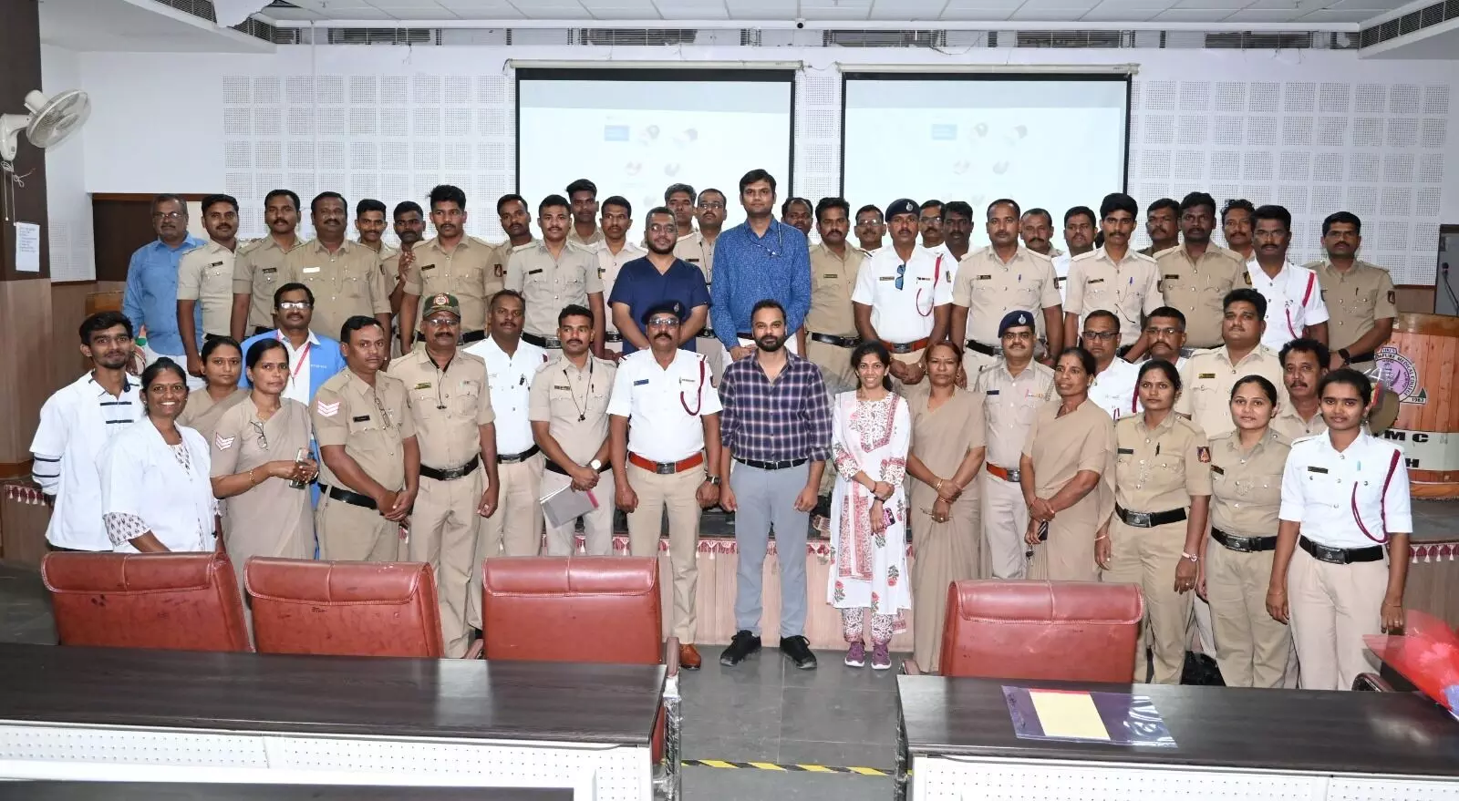 ಕಲಬುರಗಿ | ಪೊಲೀಸರಿಗೆ ತುರ್ತು ಸಂದರ್ಭಗಳಲ್ಲಿ ಪ್ರಥಮ ಚಿಕಿತ್ಸೆ ತರಬೇತಿ ಕಾರ್ಯಕ್ರಮ