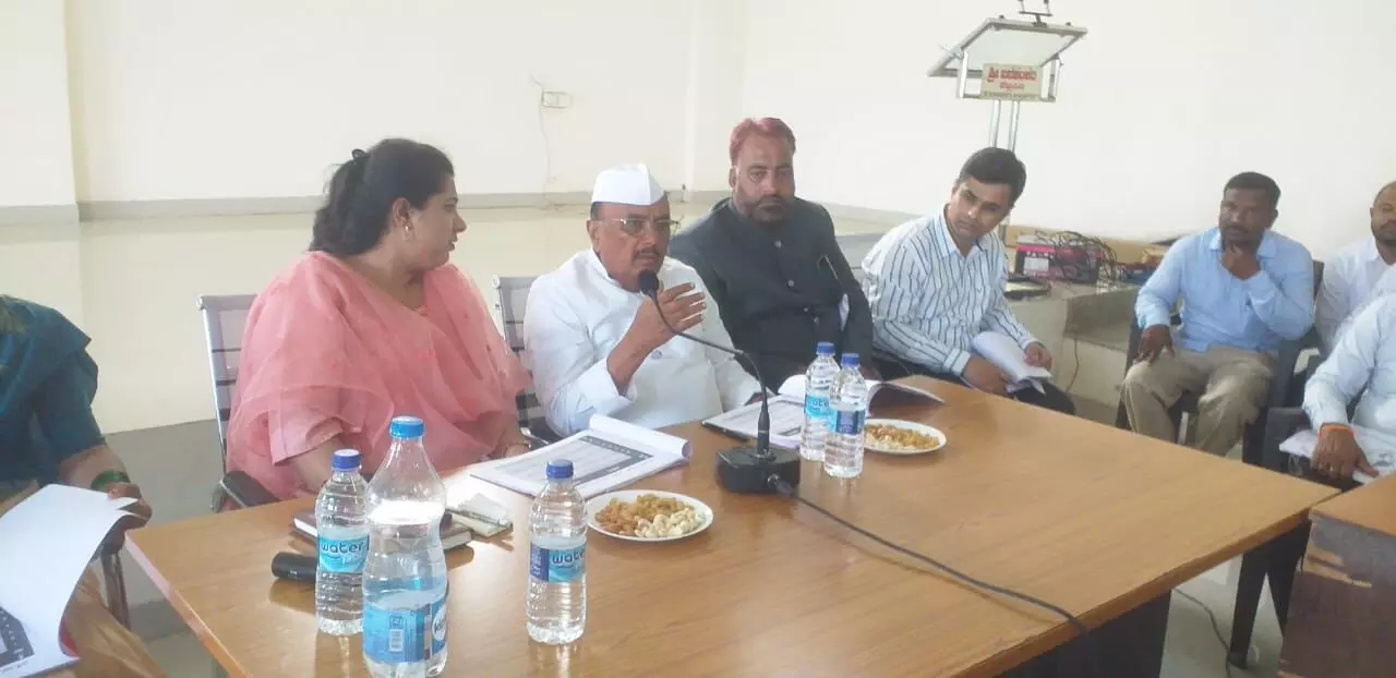 ಕಲಬುರಗಿ | ಆಳಂದ ಪಟ್ಟಣದ ಮುಖ್ಯ ರಸ್ತೆ ಅಗಲೀಕರಣದ ಟೆಂಡರ್‌ಗೆ ಶಾಸಕ ಬಿ.ಆರ್.ಪಾಟೀಲ್‌ ಸೂಚನೆ