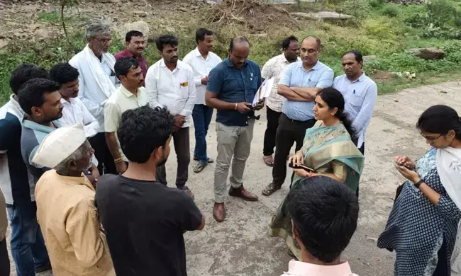 ಬೀದರ್ | ಬಿತ್ತನೆ ಬೀಜ ವಿತರಣಾ ಕೇಂದ್ರಕ್ಕೆ ಜಿಲ್ಲಾಧಿಕಾರಿ ಶಿಲ್ಪಾ ಶರ್ಮಾ ಭೇಟಿ