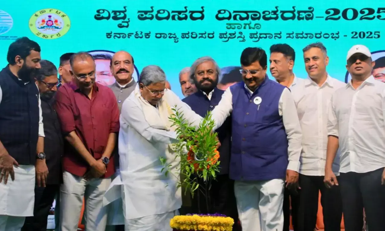 ರಸ್ತೆ ಬದಿ ಗಿಡಗಳ ಸುತ್ತ ಕಾಂಕ್ರೀಟ್ ತೆರವು, ಪ್ಲಾಸ್ಟಿಕ್ ಬಾಟಲಿ ತ್ಯಾಜ್ಯ ನಿರ್ವಹಣೆಗೆ ಸಮಿತಿ ರಚನೆ : ಸಿಎಂ ಆದೇಶ