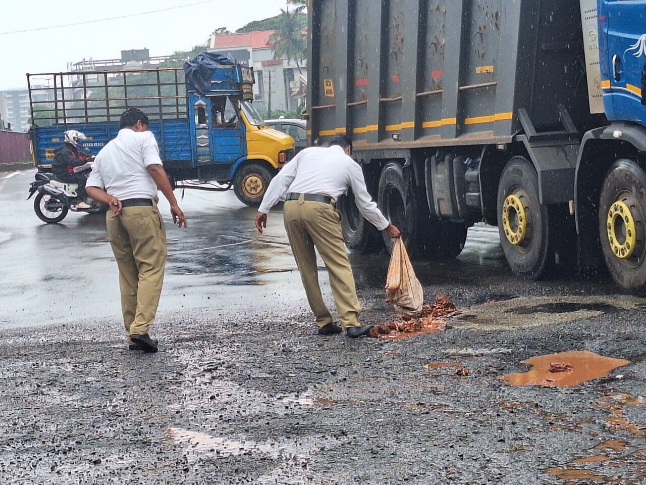 ದುರಸ್ತಿಯ ಬೆನ್ನಲ್ಲೇ ಮತ್ತೆ ಹೊಂಡಮಯವಾದ ನಂತೂರ್‌ ರಸ್ತೆ