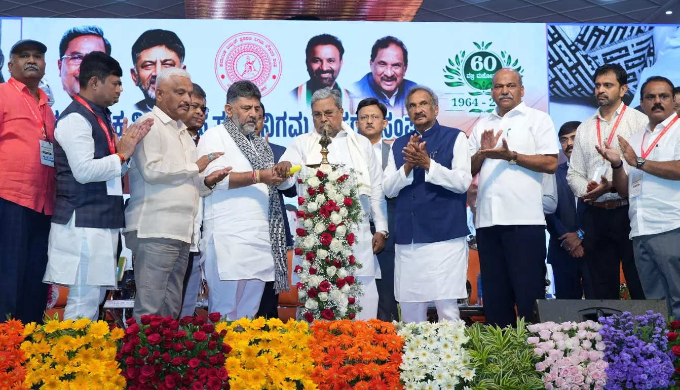 ವಿದ್ಯುತ್ ಪ್ರಸರಣ ಇಲಾಖೆ | ಖಾಲಿ ಇರುವ 35 ಸಾವಿರ ಹುದ್ದೆಗಳನ್ನು ಹಂತ ಹಂತವಾಗಿ ಭರ್ತಿ ಮಾಡಲಾಗುವುದು : ಸಿಎಂ ಘೋಷಣೆ ವಿದ್ಯುತ್ ಪ್ರಸರಣ ಇಲಾಖೆ | ಖಾಲಿ ಇರುವ 35 ಸಾವಿರ ಹುದ್ದೆಗಳನ್ನು ಹಂತ ಹಂತವಾಗಿ ಭರ್ತಿ ಮಾಡಲಾಗುವುದು : ಸಿಎಂ ಘೋಷಣೆ