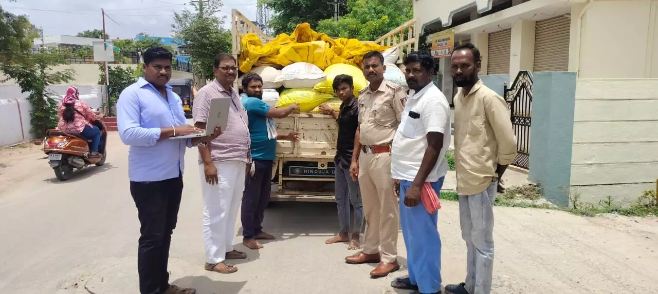 ರಾಯಚೂರು | ಪಡಿತರ ಅಕ್ಕಿ ಅಕ್ರಮ ಸಾಗಣೆ: ಮೂವರ ಬಂಧನ